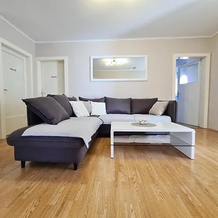דירה Celic With Terrace