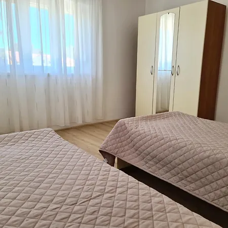 Celic With Terrace דירה ביוגראד נה מורו