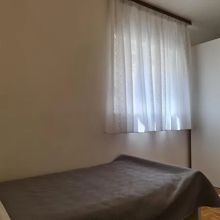 Celic With Terrace Apartament