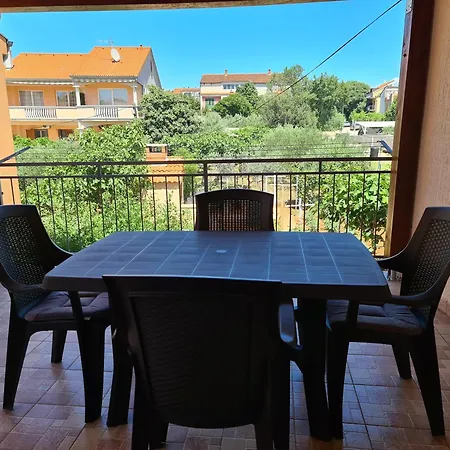 Celic With Terrace Apartament